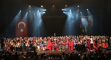 2600 ÖĞRENCİYE HALK DANSLARI EĞİTİMİ VERİLDİ