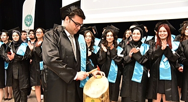 56 HUKUKÇU MEZUN OLDU