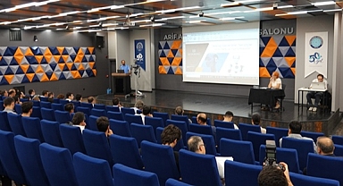 AKADEMİSYEN VE ÖZEL SEKTÖR TEMSİLCİLERİ SUNUM YAPTI