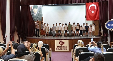 TİYATRO ÇAĞDAŞ'IN KÜÇÜK OYUNCULARI OYNADI