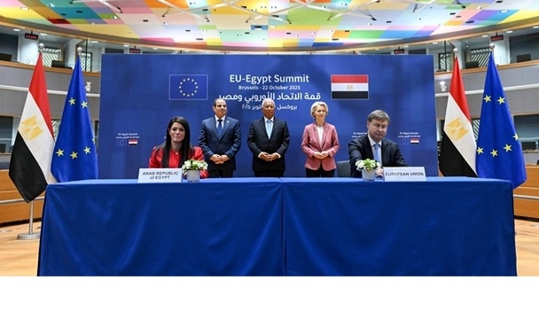 AB-MISIR ZİRVESİ İLK KEZ BRÜKSEL'DE GERÇEKLEŞTİRİLDİ