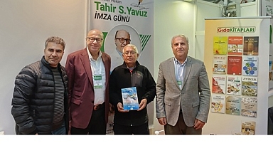 YENİ KİTABI BESİCİLİK DAHİL 15 KİTABINI BURSA TARIM FUARINDA İMZALADI