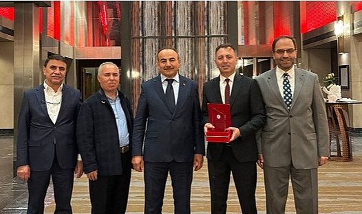 BİLİM ÖDÜLÜNÜ PROF.DR. İSMAİL ÖÇSOY ALDI