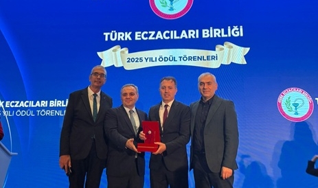 BİLİM ÖDÜLÜNÜ PROF.DR. İSMAİL ÖÇSOY ALDI