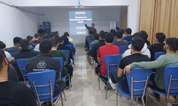 PROF.DR. MUSTAFA BÖYÜKATA YOZGAT KYK BOZOK YURDUNDA SEMİNER VERDİ