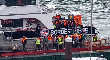 BİRLEŞİK KRALLIK'A GELEN SIĞINMACILARIN TELEFONLARINA EL KONULABİLECEK