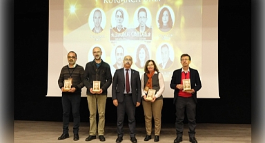 ULUSLARARASI YAPAY ZEKÂ ÖĞRENCİ KISA FİLM FESTİVALİ ÖDÜL TÖRENİ YAPILDI 