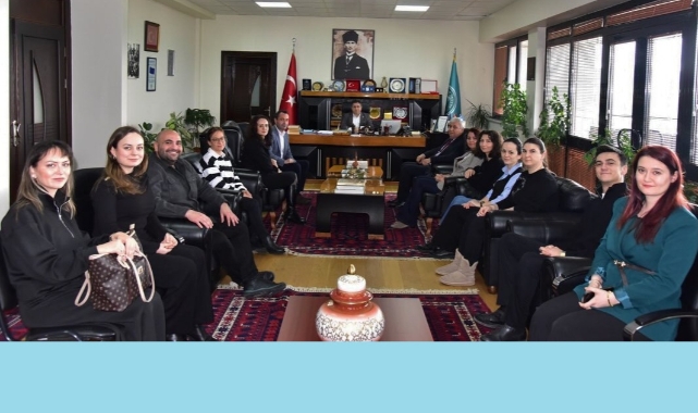 BALIKESİR TURİZM REHBERİ BAÜN REK. PROF.DR. YÜCEL OĞURLU'YA TAKDİM EDİLDİ