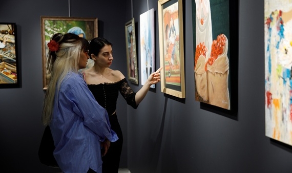 KADINLARIN IŞIĞI TUVALDE HAYAT BULDU