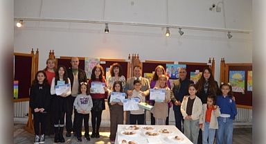 MİNİK ELLERDEN BÜYÜK MESAJ: 