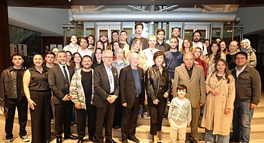  EZBER BOZAN TASARIM SOHBETLERİ'NİN İLK OTURUMU İZMİR'DE GERÇEKLEŞTİRİLDİ