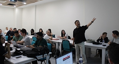 BAÜN AKADEMİSYENLERİ İSPANYA, KOSOVA VE ARNAVUTLUK’TAN UZMANLARA EĞİTİM VERDİ 