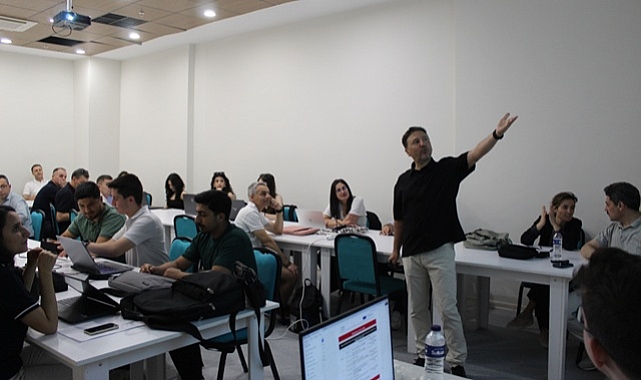 BAÜN AKADEMİSYENLERİ İSPANYA, KOSOVA VE ARNAVUTLUK’TAN UZMANLARA EĞİTİM VERDİ